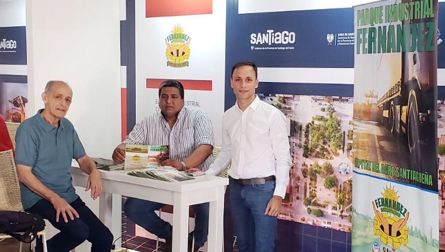 Promocionan toda el aacuterea productiva y el Parque Industrial de Fernaacutendez en ExpoAgro