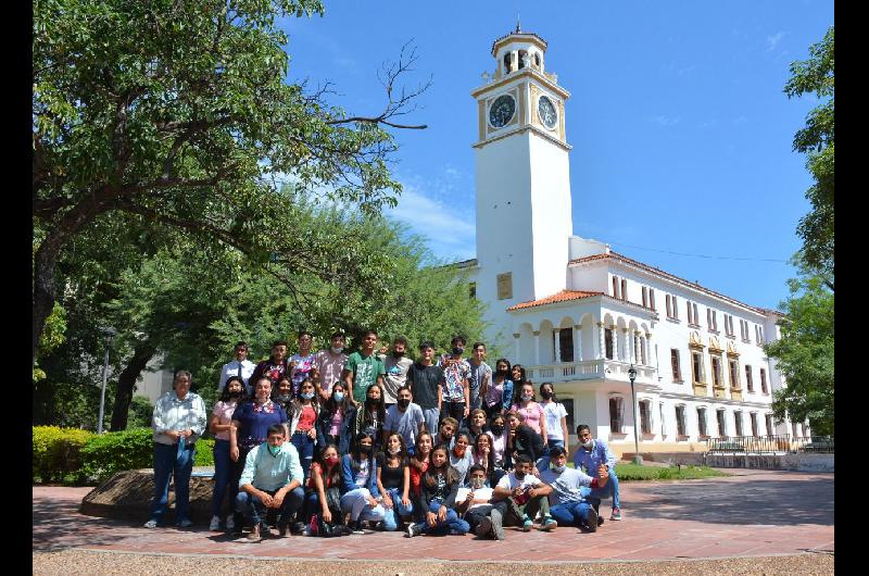 Estudiantes del secundario de Weisburd visitaron Casa de Gobierno