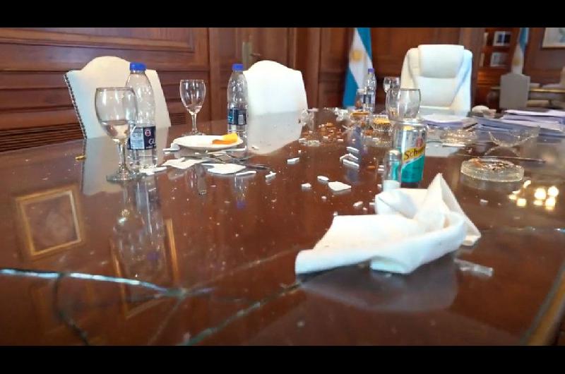 Hay otro detenido por los destrozos en el senado y el ataque al despacho de  Cristina Kirchner