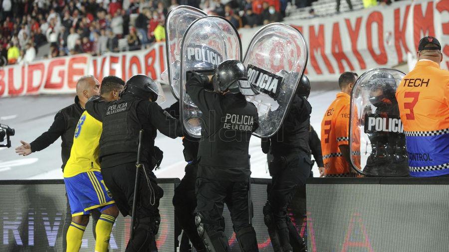 River sancionaraacute por un antildeo a los socios responsables de los incidentes en el Superclaacutesico