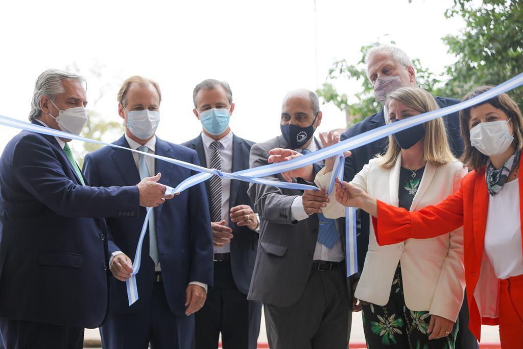 rdquoCada peso que ponemos en materia educativa es una inversioacutenrdquo afirmoacute el Presidente al inaugurar el nuevo edificio de una escuela teacutecnica en Paranaacute