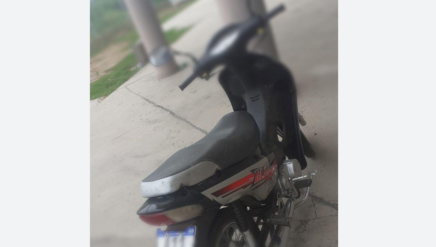 Recuperaron una moto robada en el barrio Los Telefonicos