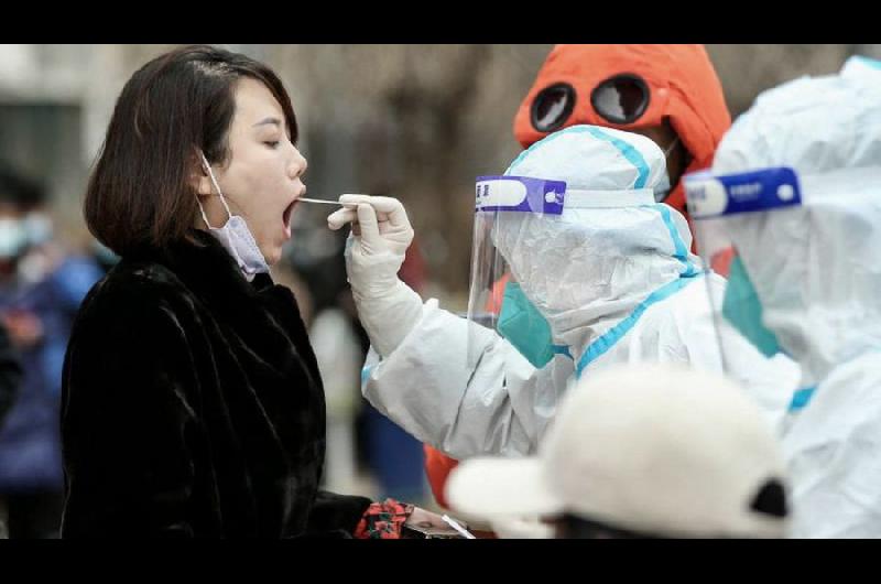 China confina a Shanghai para contener el mayor brote de coronavirus en el paiacutes