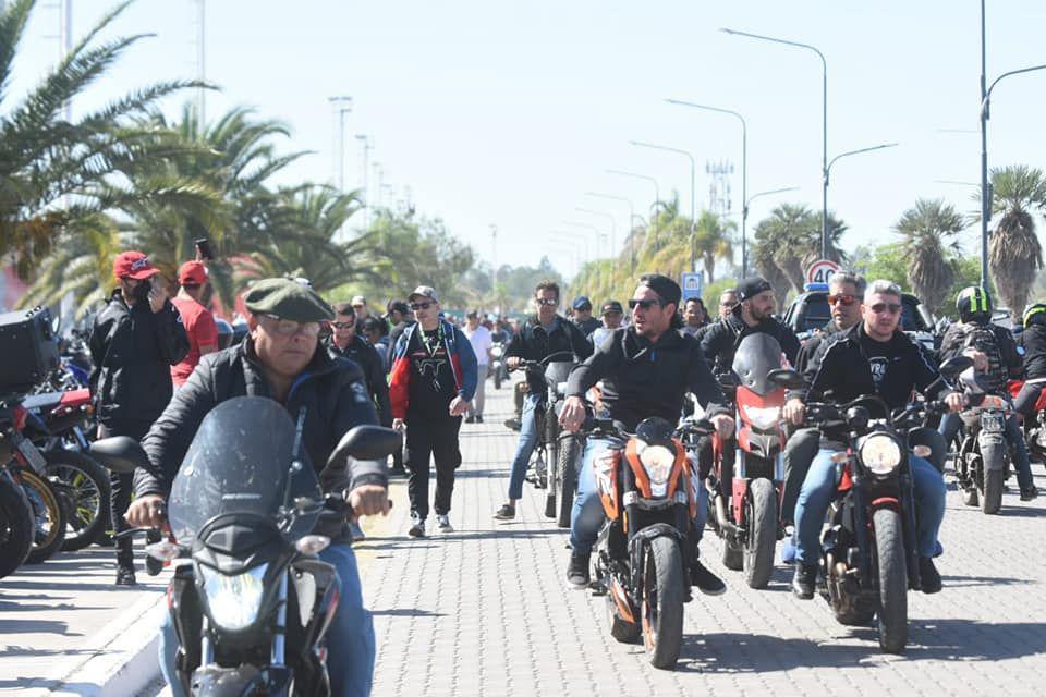 Gran multitud de personas colma el Autoacutedromo de Termas