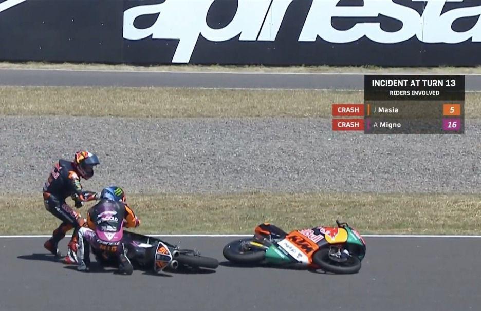 Caiacuteda y golpe entre Migno y Masia en la final de Moto3