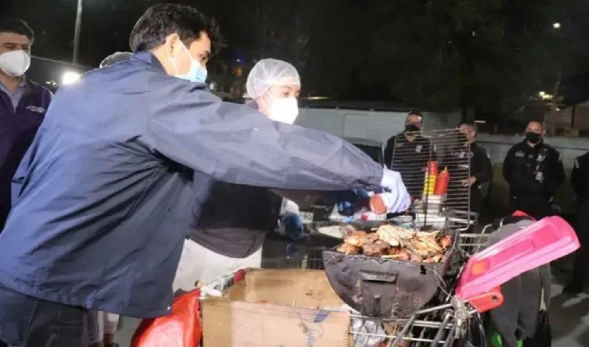 Una nena comioacute una brochette de carne y tuvo que ser internada por tragar el chip de rastreo de un perro