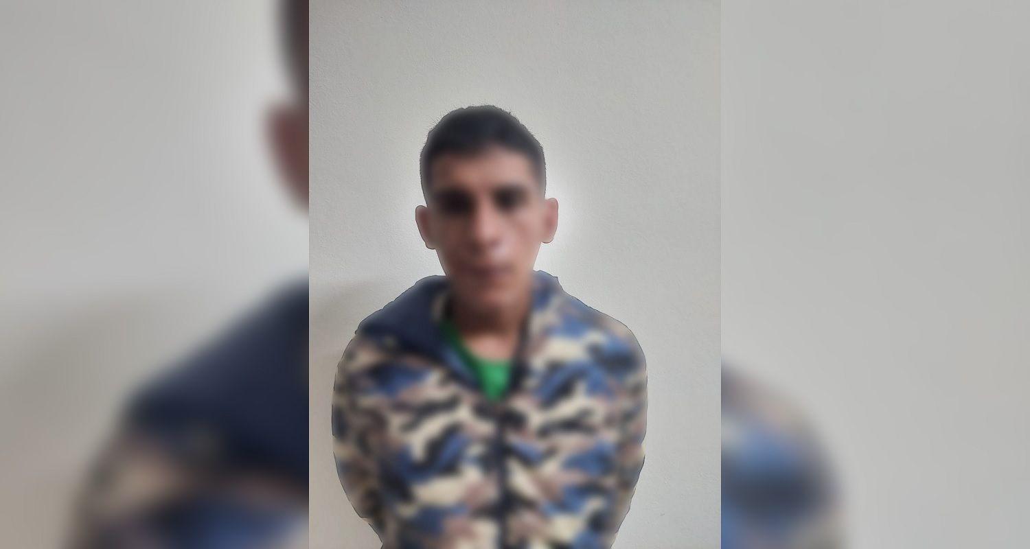 Vecinos en accioacuten- retuvieron a un joven del Bdeg Industria que quiso pasarse de vivo con una mujer