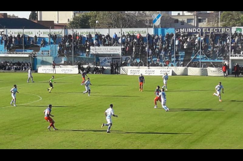 Guumlemes cayoacute ante Temperley por la miacutenima diferencia