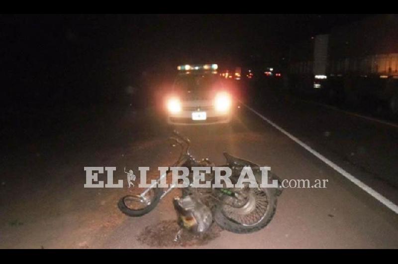 Motociclista perdioacute la vida al derrapar cerca de Mailiacuten