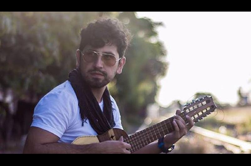 Ramoacuten Aacutelvarez presentoacute su nuevo disco