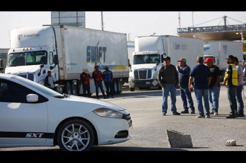 Estados Unidos- al menos 46 migrantes fueron hallados muertos en un camioacuten