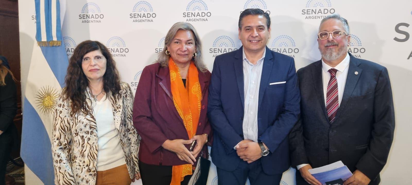 Representantes santiaguentildeos en conferencia internacional de Turismo LGBT 