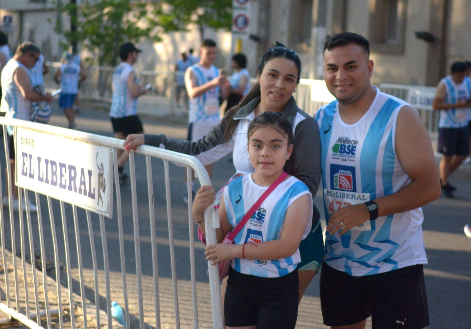 Los santiaguentildeos compartieron su  experiencia del maratoacuten en las redes