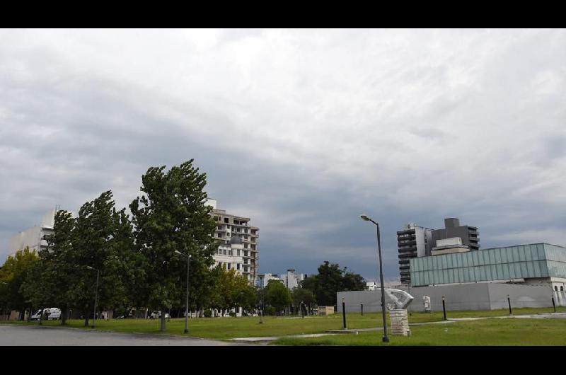 Mieacutercoles con maacuteximas de 36degC y alta probabilidad de tormentas por la noche