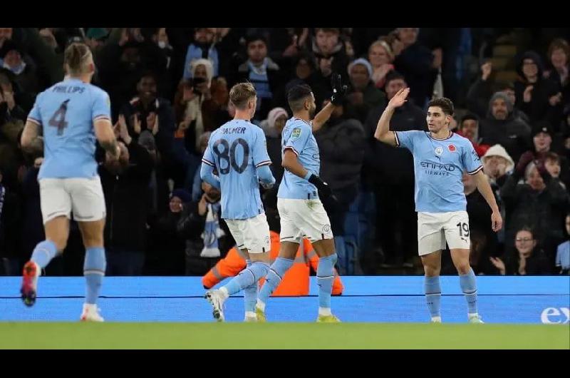 Manchester City vencioacute al Chelsea con gol de Juliaacuten aacutelvarez por la EFL Cup