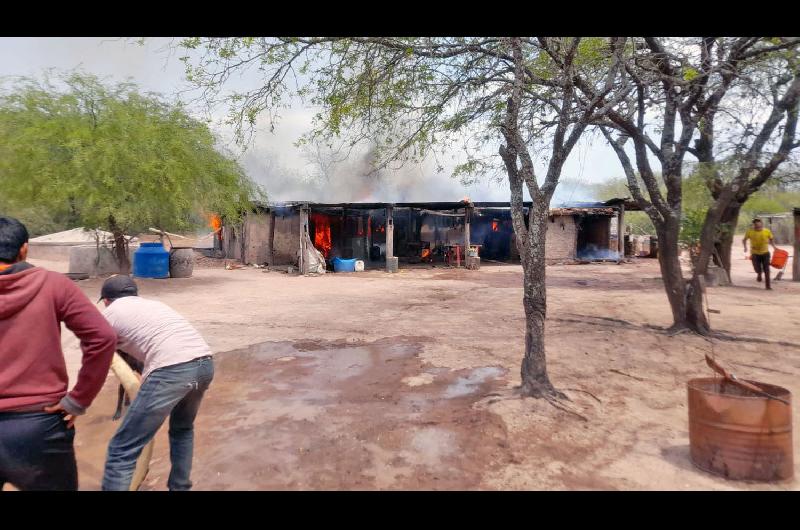 Padre de familia murioacute carbonizado y su hijo sufrioacute quemaduras por estallido de una garrafa