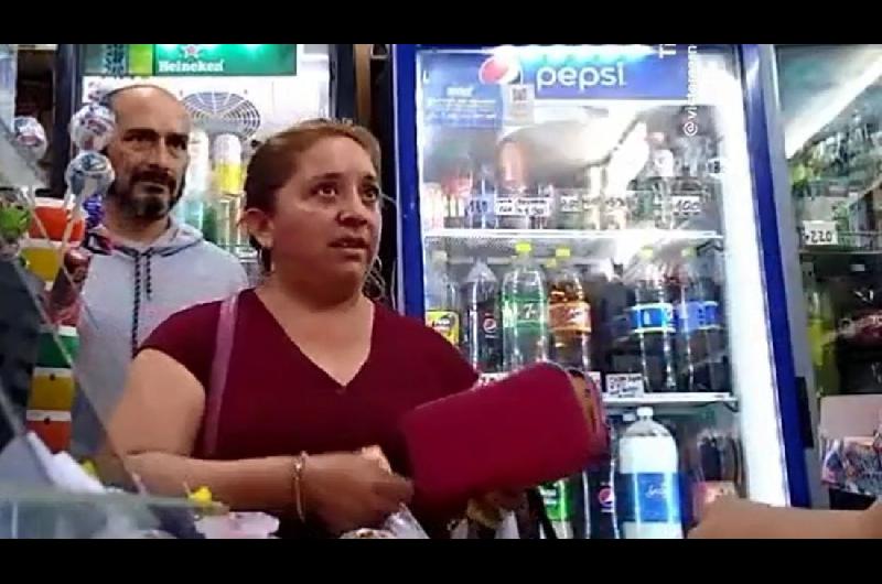 VIDEO  ldquoSe cag* en el laburo de la genterdquo- sorprendioacute a una mechera y el escrache se hizo viral