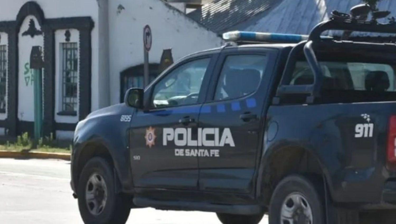 Ladrones asaltaron una comisariacutea maniataron a los policiacuteas y les robaron las armas