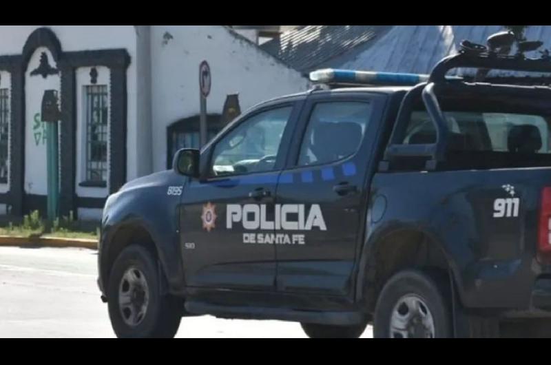 Ladrones asaltaron una comisariacutea maniataron a los policiacuteas y les robaron las armas