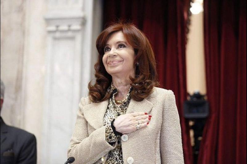 Cristina Fernaacutendez condenada a 6 antildeos de prisioacuten e inhabilitacioacuten perpetua para ejercer cargos