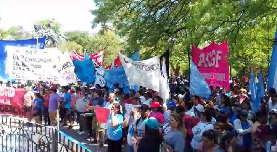 VIDEO  Caos en el centro capitalino por marchas de organizaciones sociales