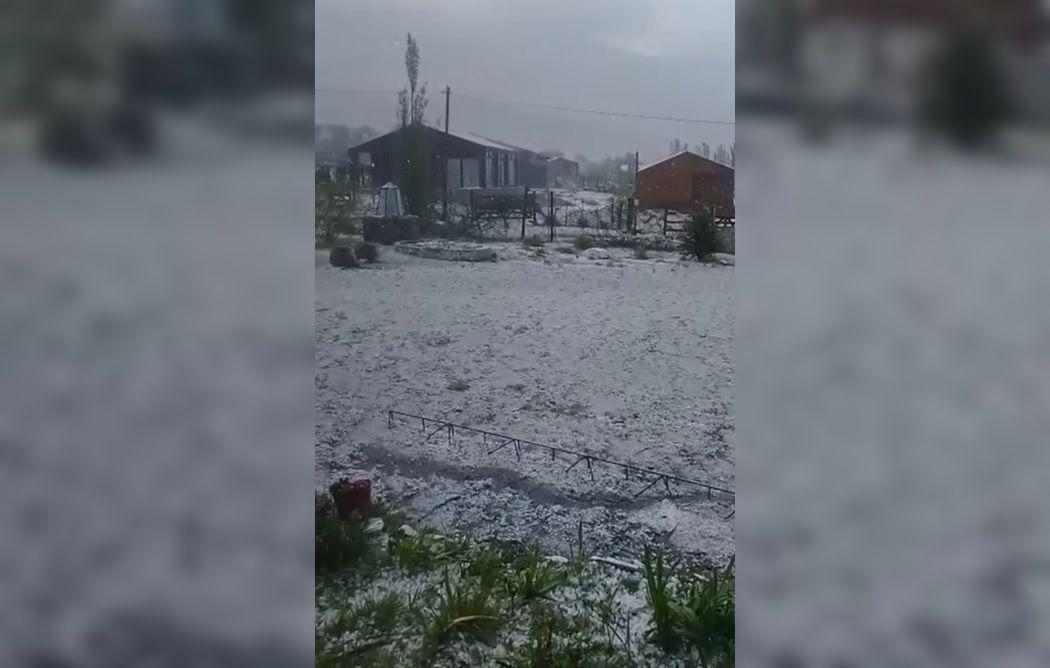 VIDEO  ldquoNo estaacute nevandordquo- cayoacute intenso granizo en Tafiacute del Valle y pronto se viralizoacute en redes