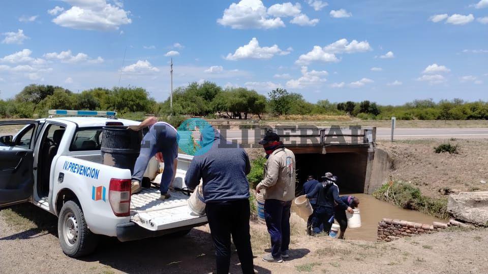 Herrera- vecinos policiacuteas y bomberos luchan contra las voraces llamas