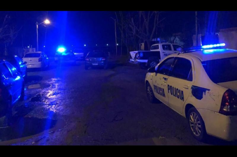 Pelea vecinal terminoacute en tragedia- asesinaron a un chico de 17 antildeos