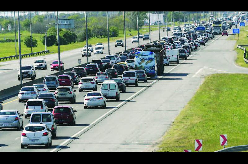 Cuaacutendo seraacuten y coacutemo estaraacuten conformados los fines de semana largos del antildeo que se inicia