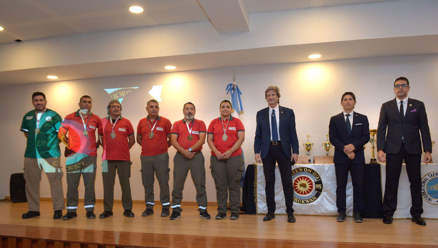 El taekwondo premioacute a los atletas en el cierre de antildeo