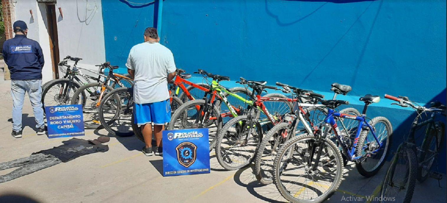 Logran recuperar maacutes de 10 bicicletas robadas y detienen a un hombre de 52 antildeos