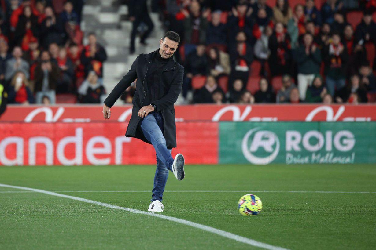 VIDEO  Emotivo homenaje del Mallorca a Lionel Scaloni