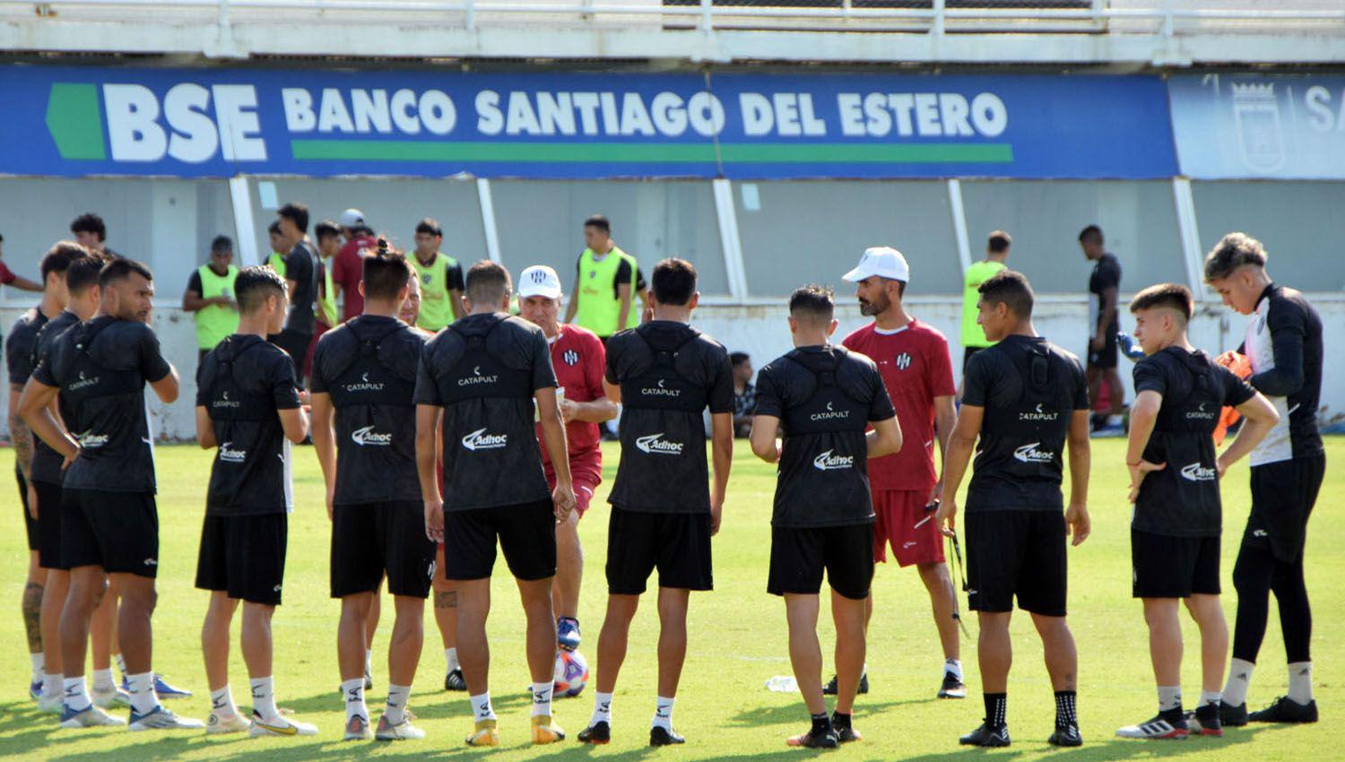 Madeloacuten trabaja para tener un equipo intenso dinaacutemico y que presione al rival