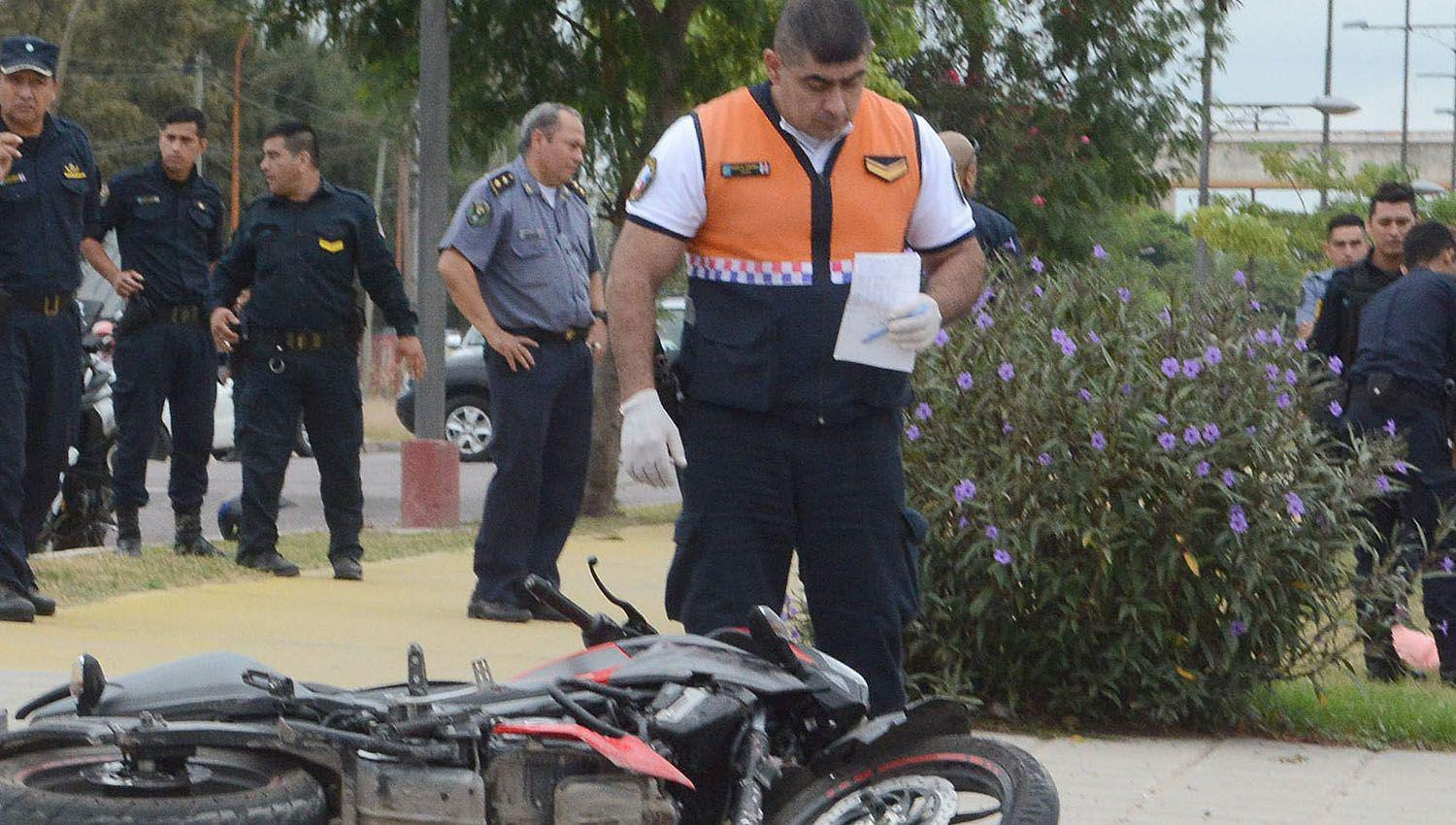 Un horror- camioneta sin frenos arrolloacute y matoacute a un motociclista