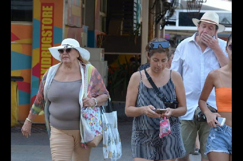 Calor y humedad los protagonistas de este jueves que llegaraacute a 37deg de maacutexima