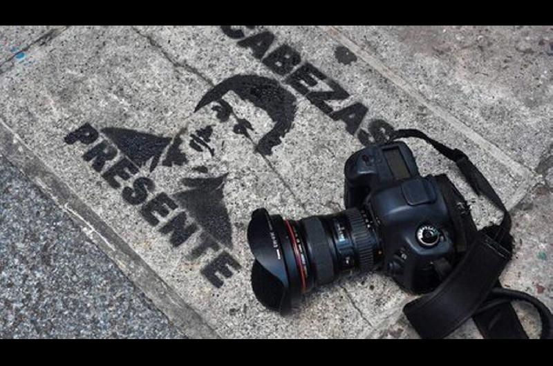 La Asociacioacuten de Fotoacutegrafos de Santiago rinde homenaje a Cabezas