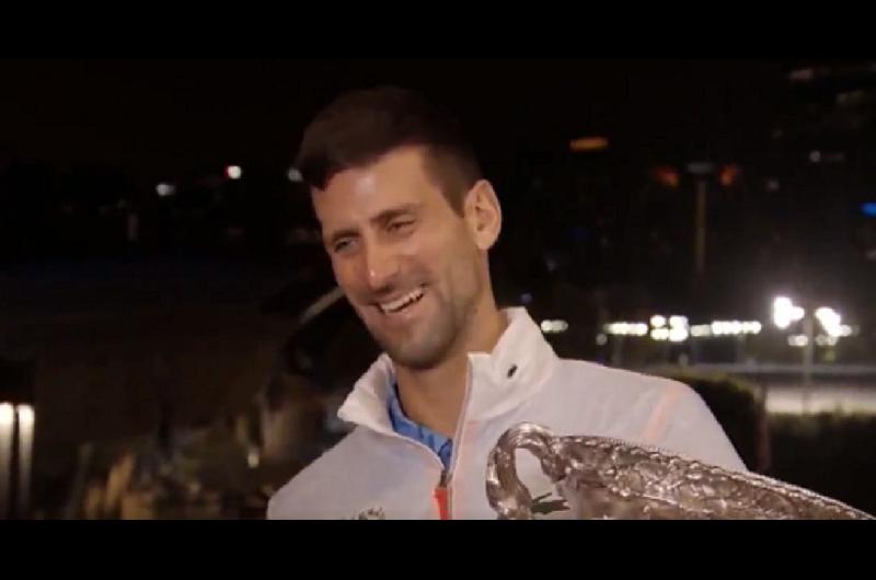 Novak Djokovic fanaacutetico de La Scaloneta salioacute campeoacuten en Australia y entonoacute Muchachos