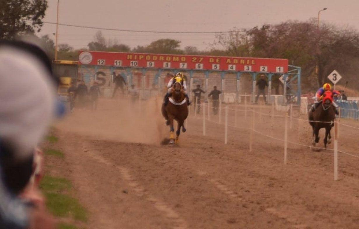 Se enojoacute porque perdioacute una carrera cuadrera lo agredioacute y amenazoacute de muerte