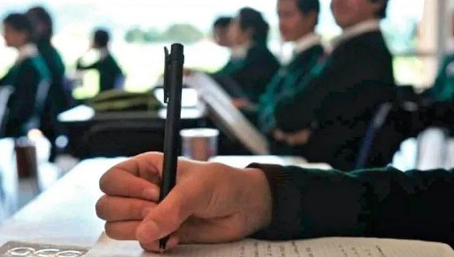 Colegios privados locales indican que estaacute vigente la suba de 100-en-porciento-