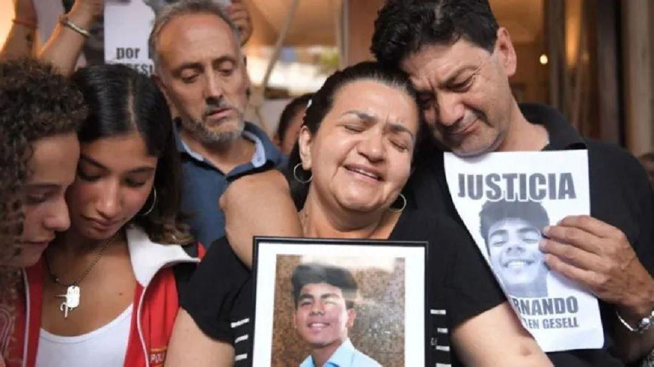 Crimen de Fernando Baacuteez Sosa- mantildeana se conoceraacute la sentencia y se preveacute que habraacute una multitud apoyando a los padres del joven