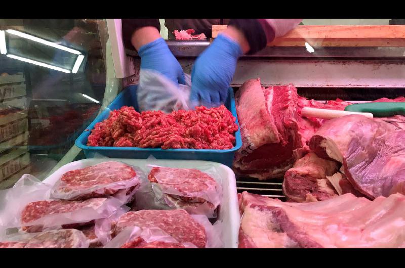 Comprar carne con deacutebito tendriacutea un descuento del 10-en-porciento-