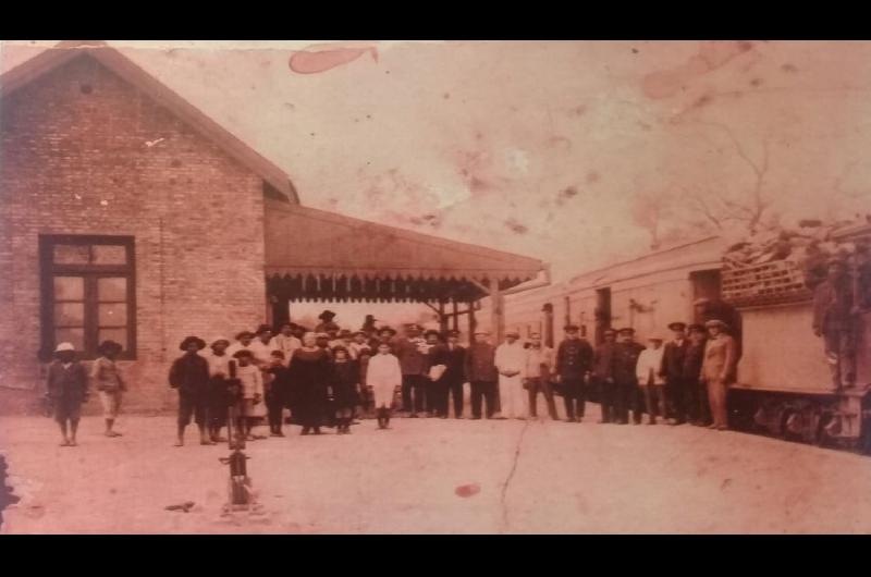 Nacioacute y crecioacute alrededor de una estacioacuten ferroviaria y no para de avanzar