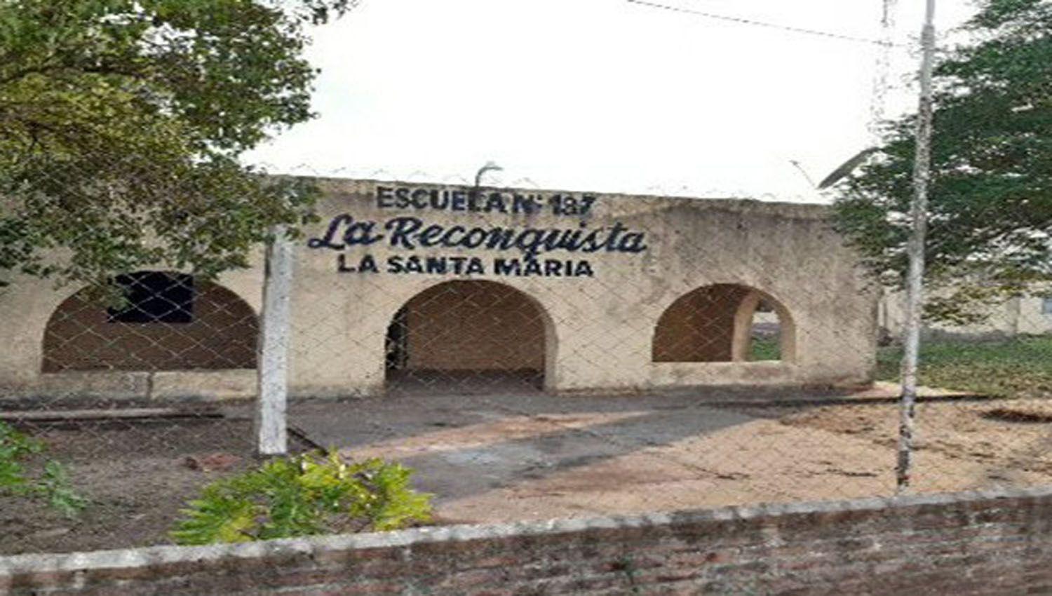 Conmocioacuten- operario cayoacute del techo de una escuela y murioacute