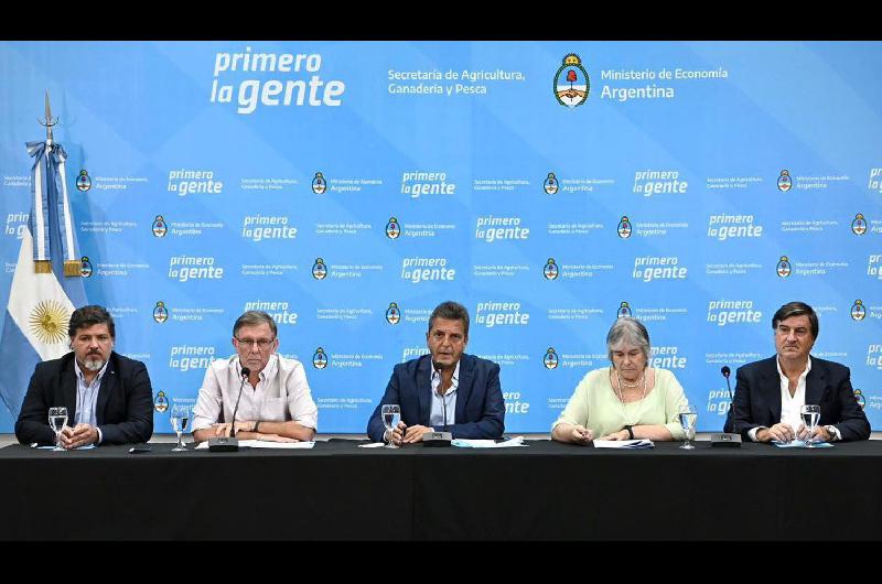 El gobierno invertiraacute maacutes de 1000 millones para reforzar controles por la gripe aviar