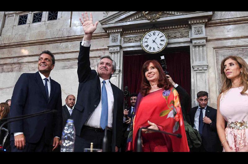 En medio de un clima tenso Alberto concurre al Congreso