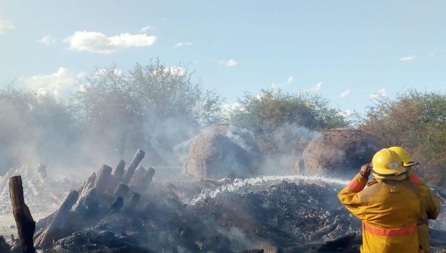 Explotoacute un horno de carboacuten y quemoacute varios metros de lentildea