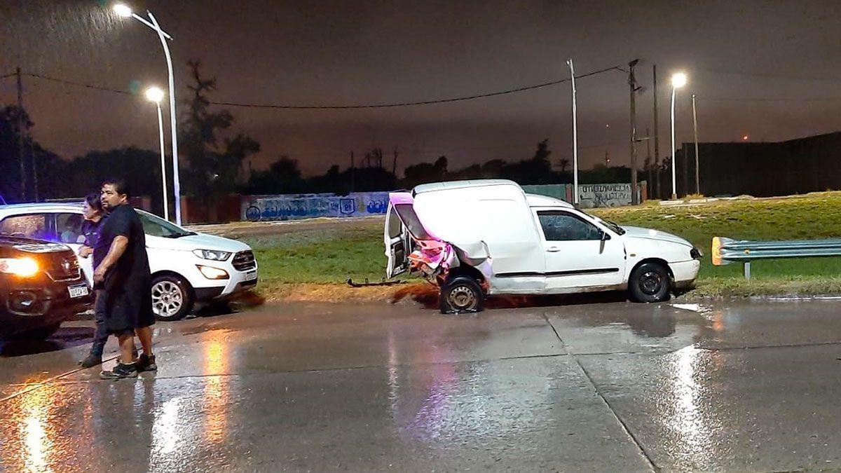 Un choque entre camionetas demoroacute el traacutensito en la Autopista