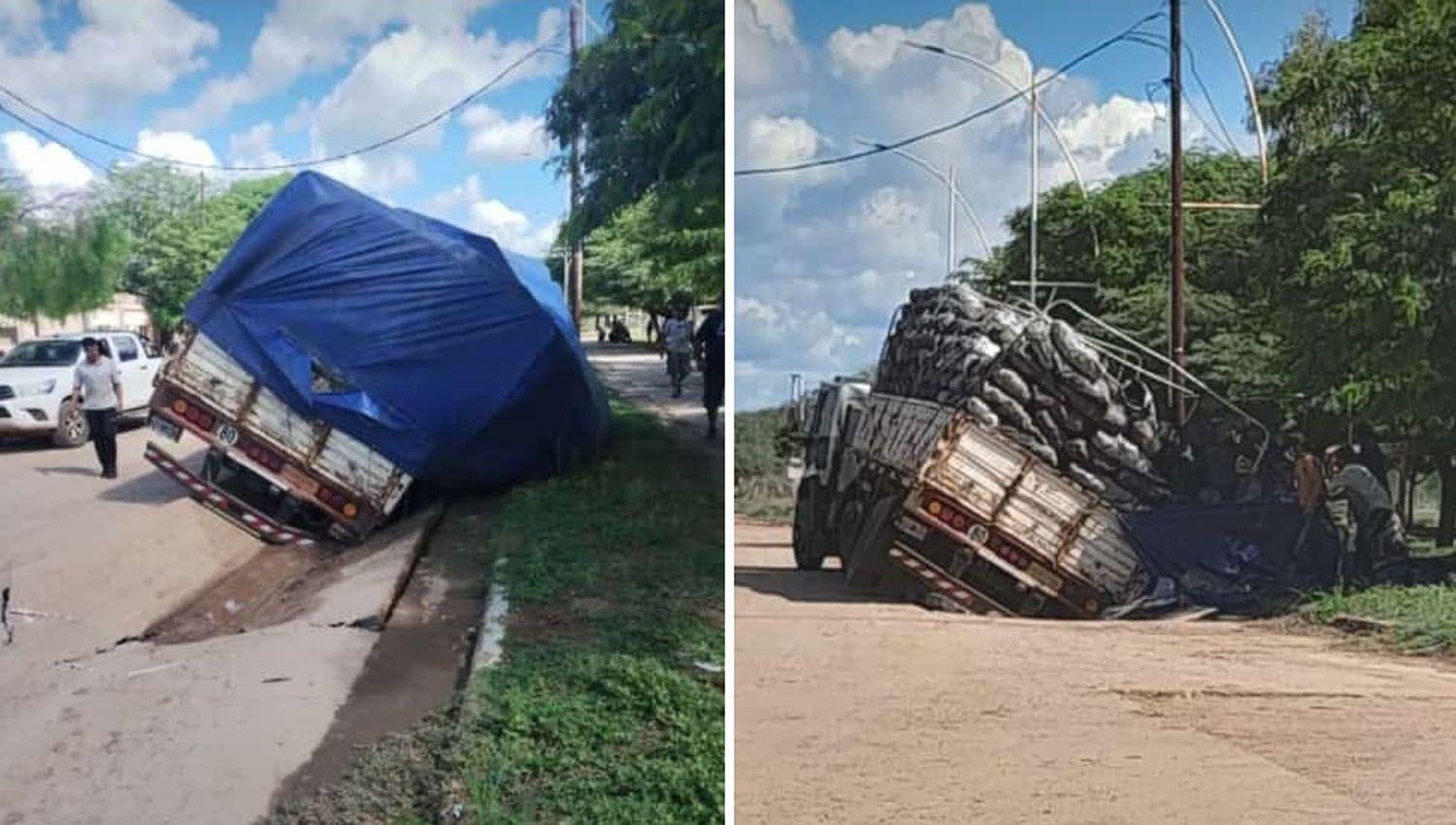 Estacionoacute el camioacuten al costado de la calle y terminoacute volcado