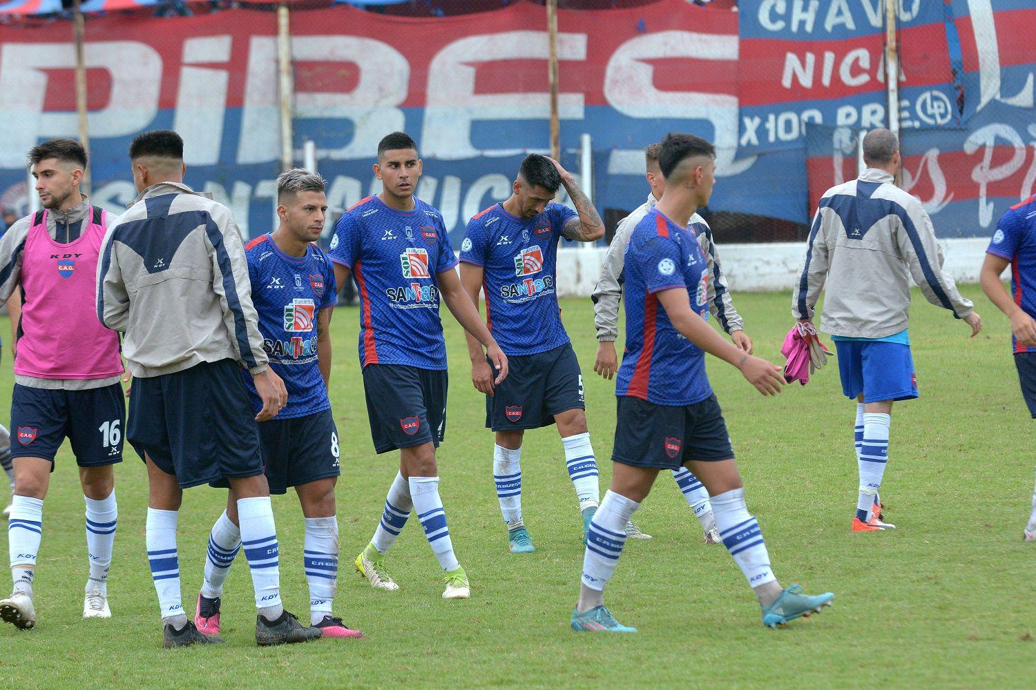 Malestar en Guumlemes- El aacuterbitro nos dijo que la pelota le pegoacute en la nuca