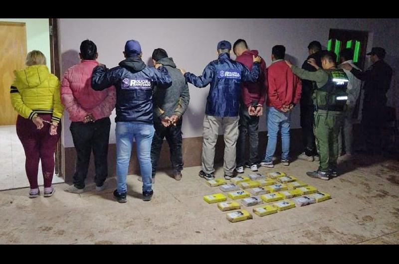 Detuvieron a siete saltentildeos con maacutes de 24 kilos de cocaiacutena en un control en San Joseacute del Boqueroacuten